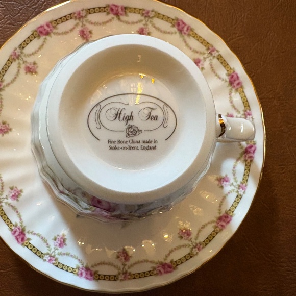 Bone China Teacups and Saucers - Made in England - Picture 12 of 14
